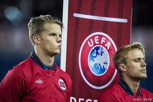 Sky Sports: Bayern quan tâm đến tiền đạo 18 tuổi của Nuremberg, nhưng Dortmund di chuyển nhanh hơn